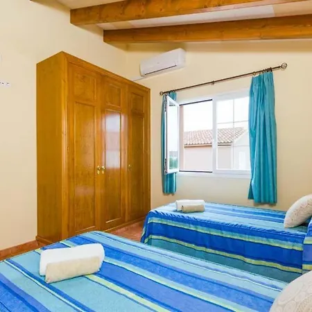 Cala'n Blanes Sleeps 6 Pool Air Con Wifi *
